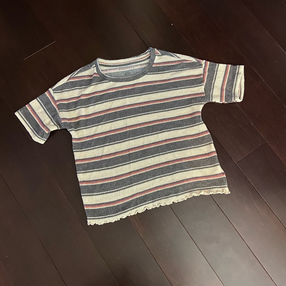 American Eagle cropped knit shirt